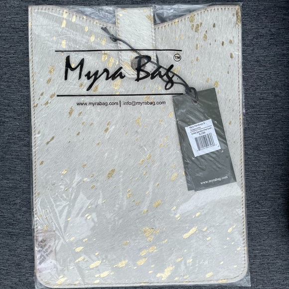 Myra Bag I-Pad Cover - Picture 3 of 4